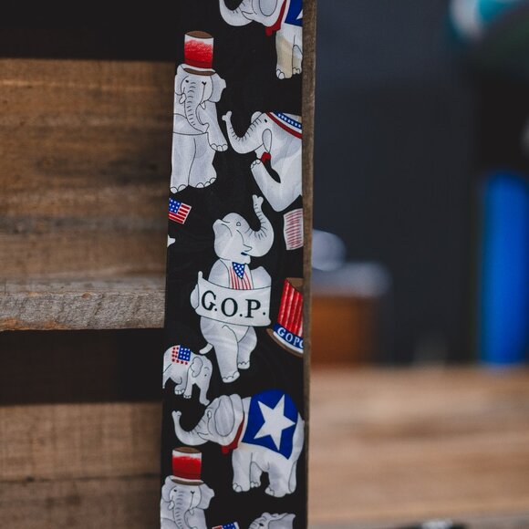 🐘 Men’s Navy Blue Elephant-Themed Necktie – GOP/Political Design 🐘 - Picture 8 of 8